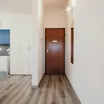 아파트 Al 13 - Lakeside Leisure & Business *
