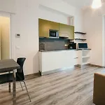Al 13 - Lakeside Leisure & Business Στρέσα