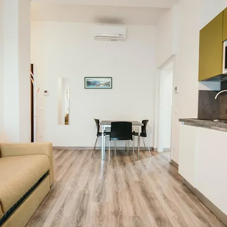 Al 13 - Lakeside Leisure & Business * Stresa