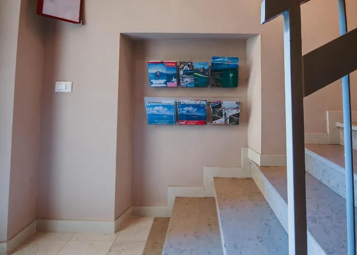 Al 13 - Lakeside Leisure & Business Стреза