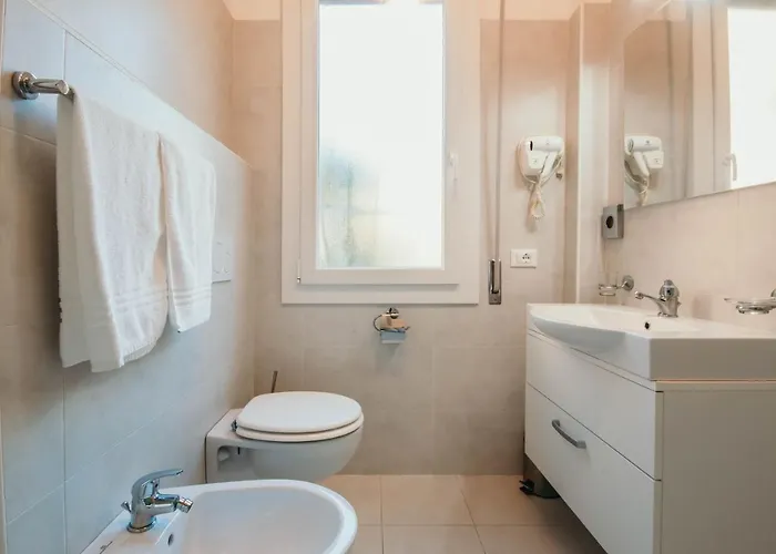 Al 13 - Lakeside Leisure & Business Stresa