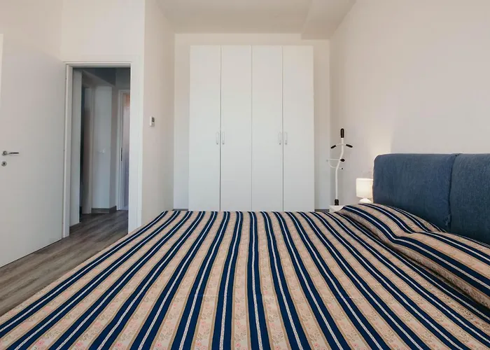 Al 13 - Lakeside Leisure & Business Apartman