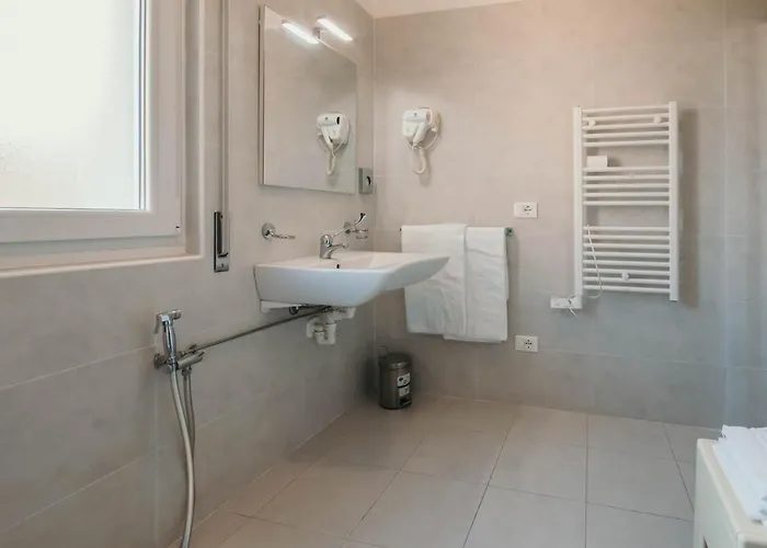 Al 13 - Lakeside Leisure & Business Апартаменты