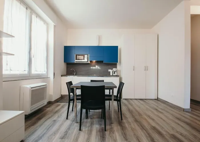 Al 13 - Lakeside Leisure & Business Apartman *