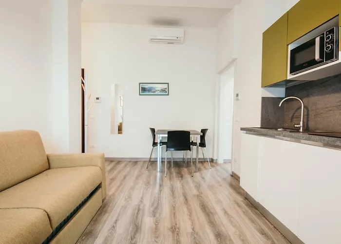 Al 13 - Lakeside Leisure & Business * Stresa