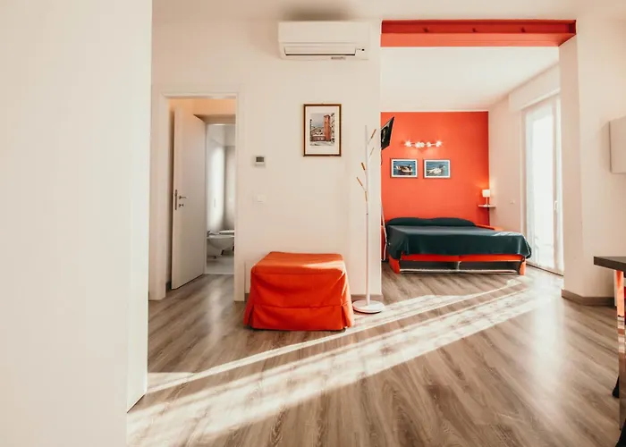 Al 13 - Lakeside Leisure & Business