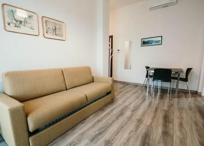 Al 13 - Lakeside Leisure & Business Apartman