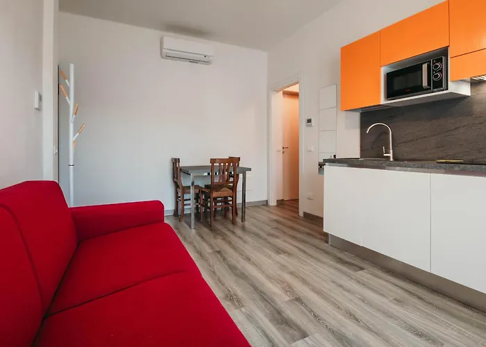 Al 13 - Lakeside Leisure & Business * Stresa