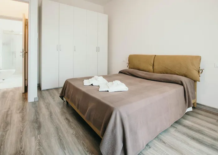 Al 13 - Lakeside Leisure & Business Apartman *