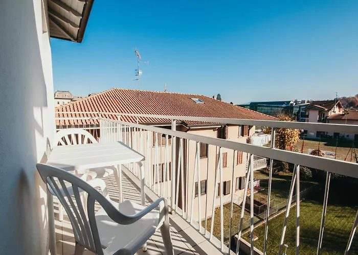 Al 13 - Lakeside Leisure & Business Apartman *