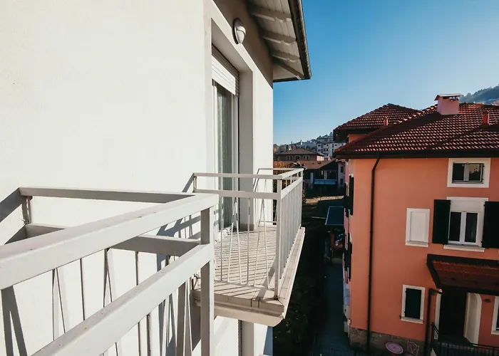 Al 13 - Lakeside Leisure & Business Apartman