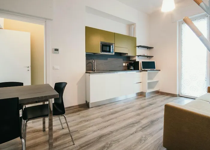 Al 13 - Lakeside Leisure&business Stresa