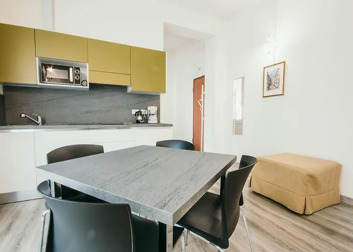 Al 13 - Lakeside Leisure & Business * Stresa